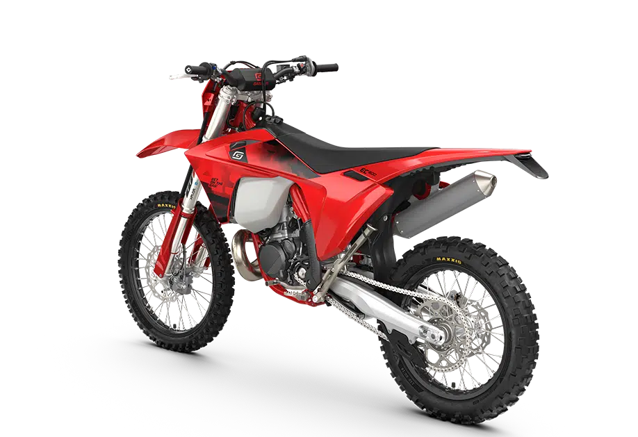 PHO_BIKE_PERS_LIHI_GASGAS-Enduro-EC-300-MY26-rear-left_#SALL_#AEPI_#V1