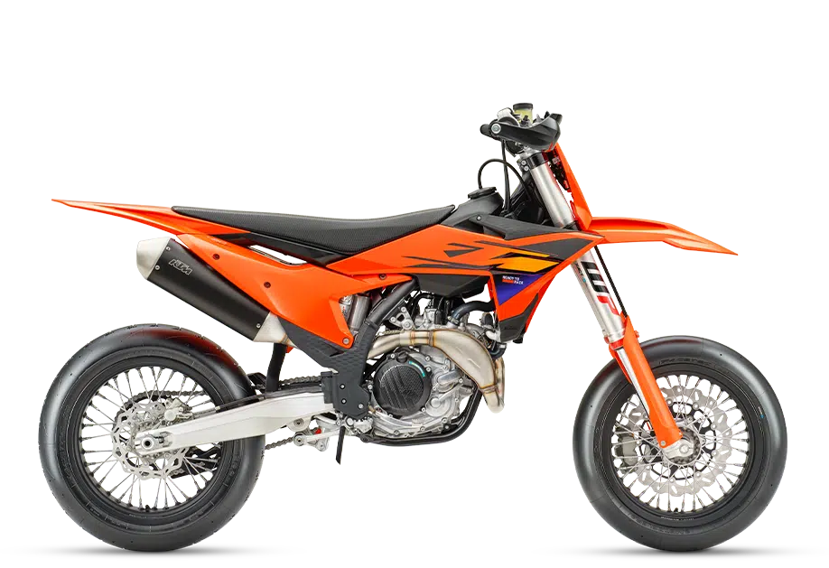 PHO_BIKE_90_RE_KTM-supermoto-450-smr-right-side-view-studio-image_#SALL_#AEPI_#V1