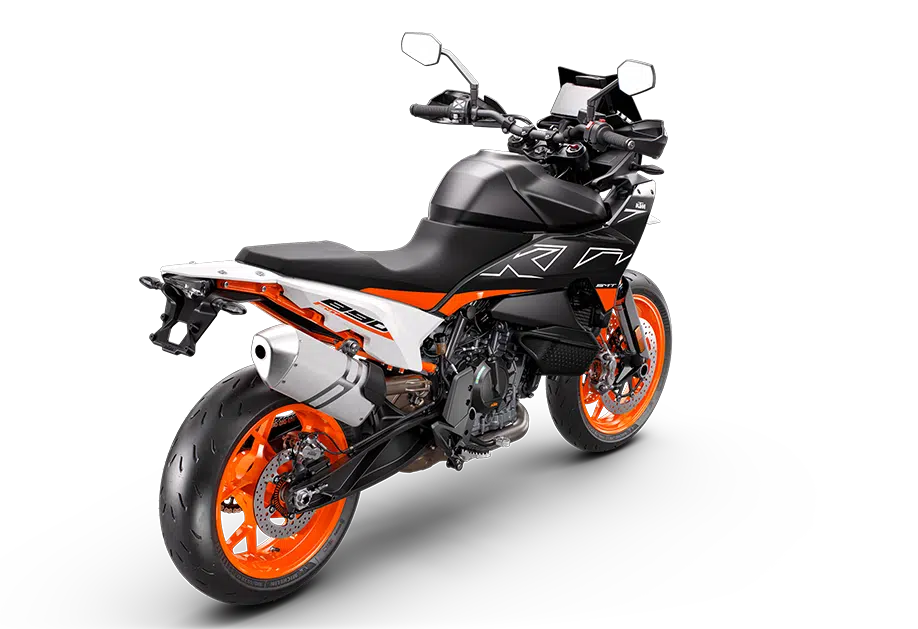 PHO_BIKE_PERS_REHI_MY23-KTM-890-SMT--45-Degrees-Right-Rear-Studio_#SALL_#AEPI_#V1